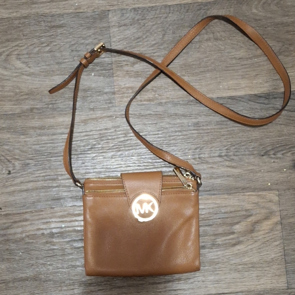 Michael Kors Tan Leather Fulton Crossbody Bag. - Picture 6 of 16